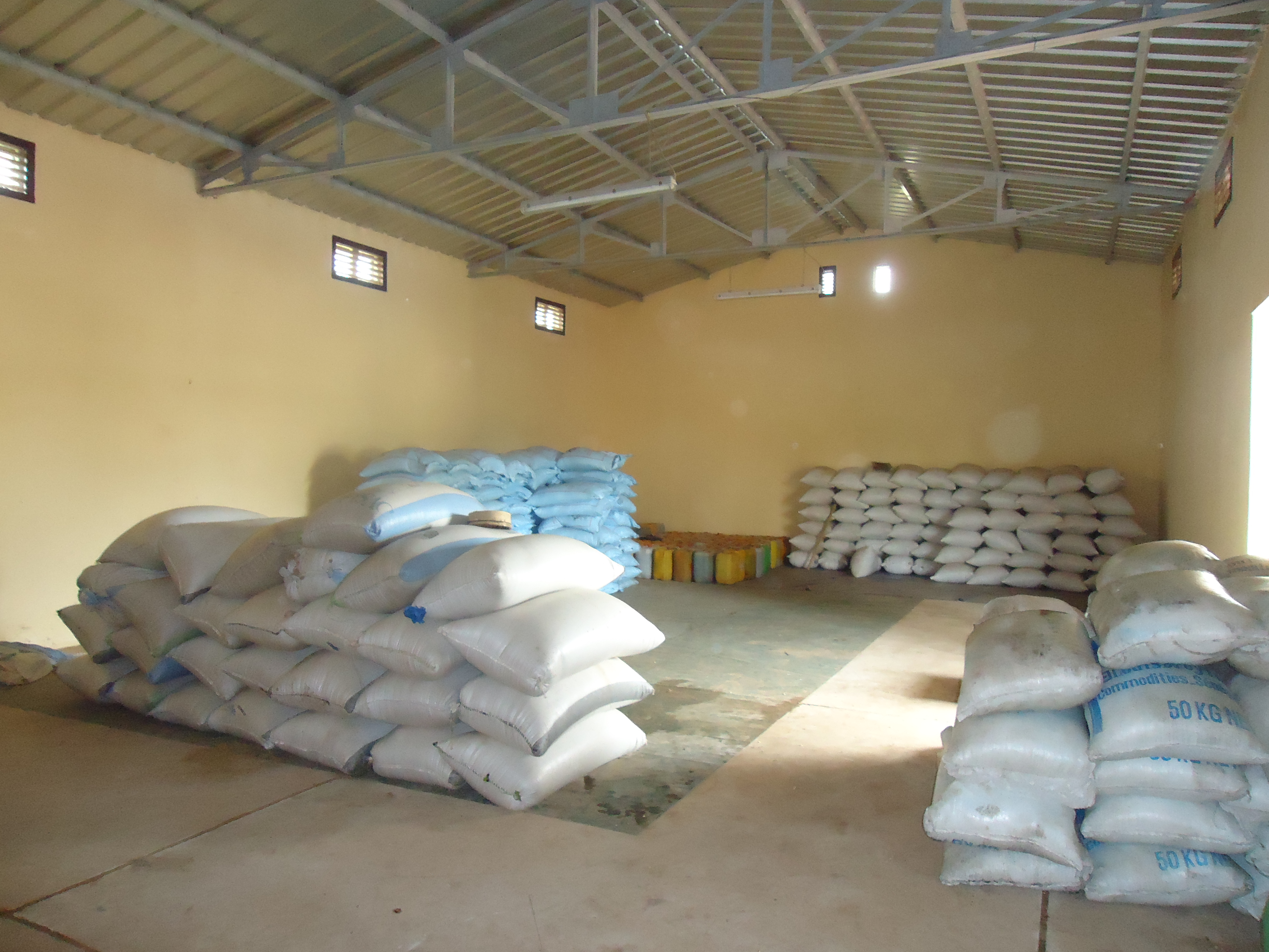 mise en place de 37 magasins de stockage des productions agricoles